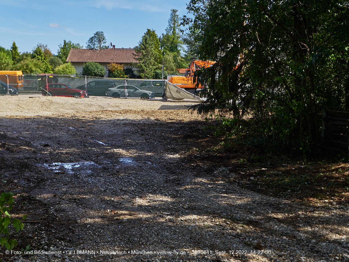 12.09.2022 - Baustelle an der Niederalmstraße 16 und Hugo-Lang-Bogen 13 in Neuperlach-Trudering